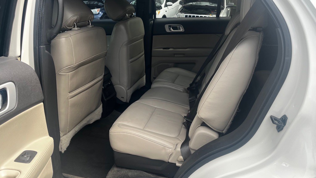 2011 Ford Explorer Image 37