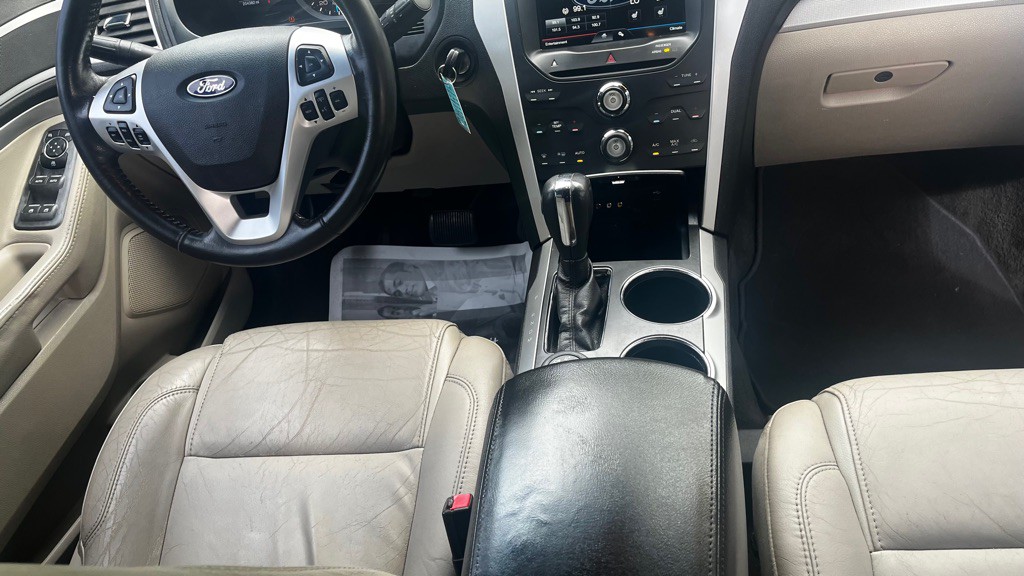 2011 Ford Explorer Image 40