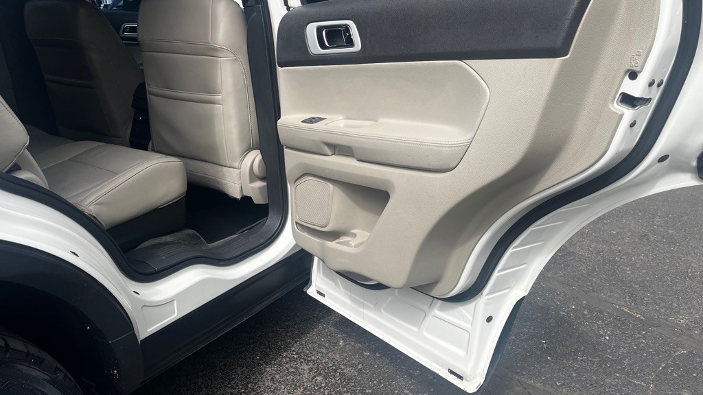 2011 Ford Explorer Image 45