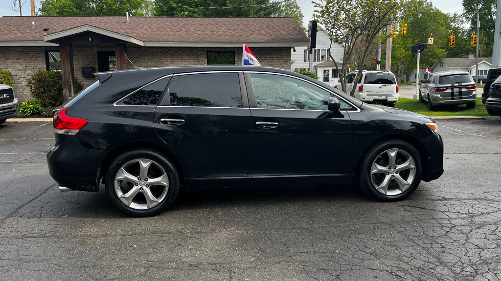 2010 Toyota Venza Image 10