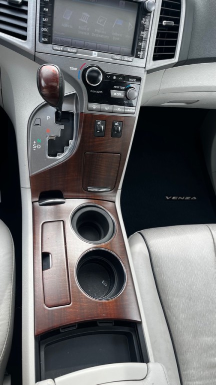 2010 Toyota Venza Image 19