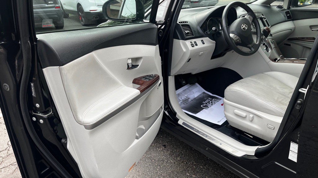 2010 Toyota Venza Image 27