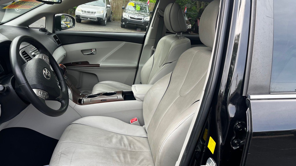 2010 Toyota Venza Image 29