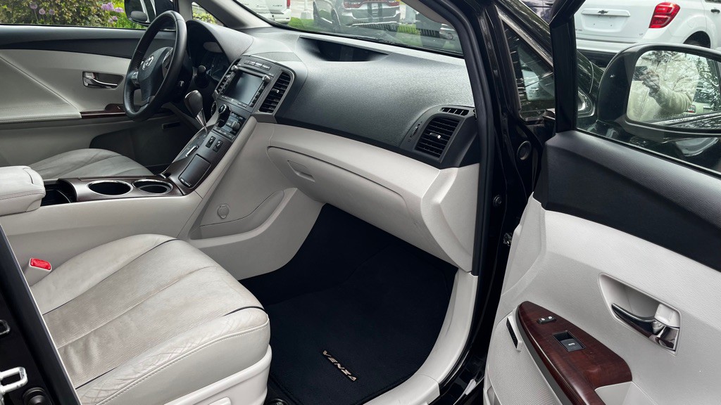 2010 Toyota Venza Image 34