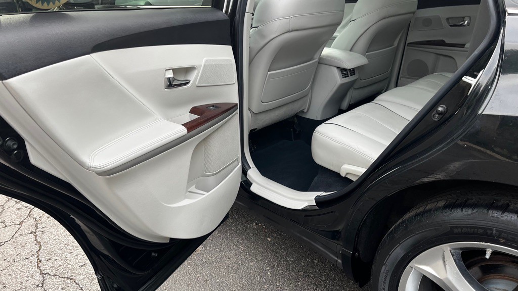 2010 Toyota Venza Image 40
