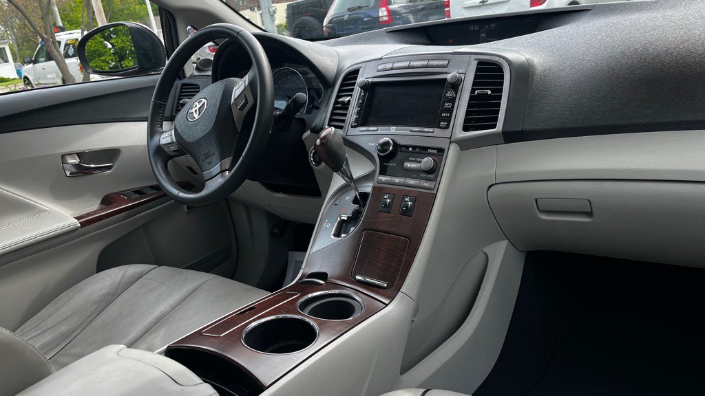 2010 Toyota Venza Image 44