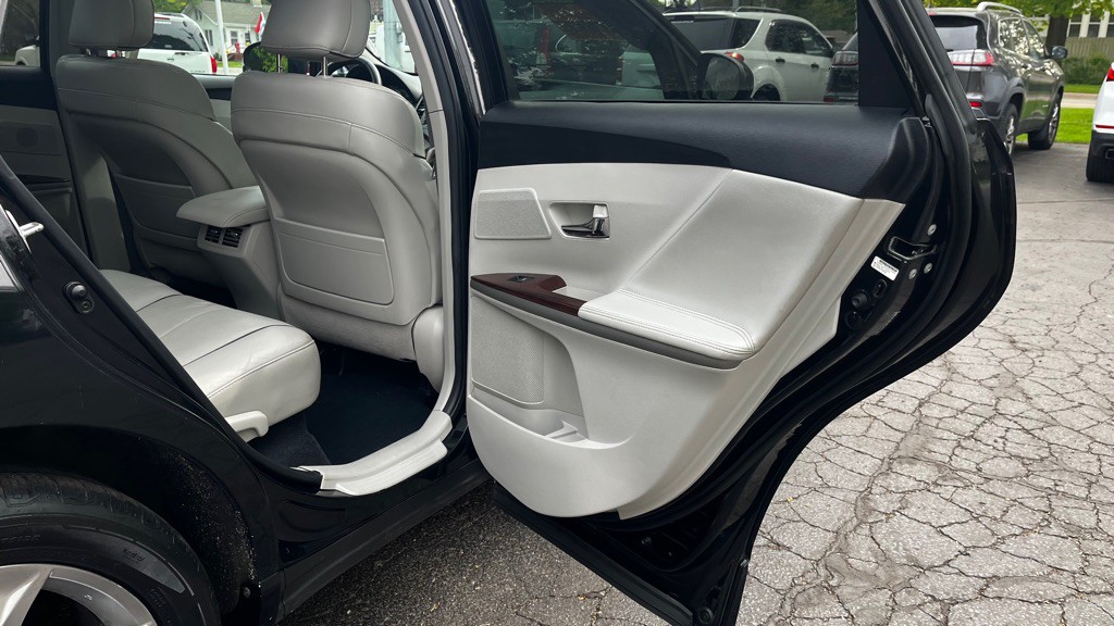 2010 Toyota Venza Image 46