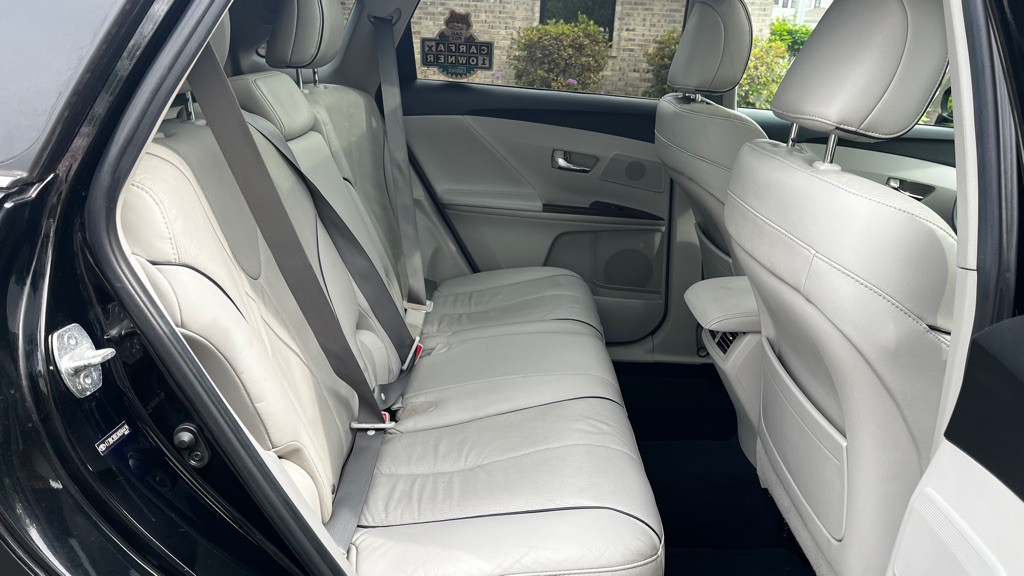 2010 Toyota Venza Image 48
