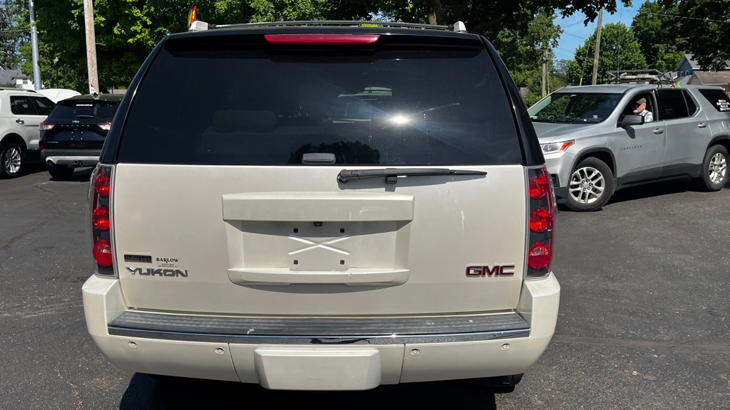 2012 GMC Yukon Image 7