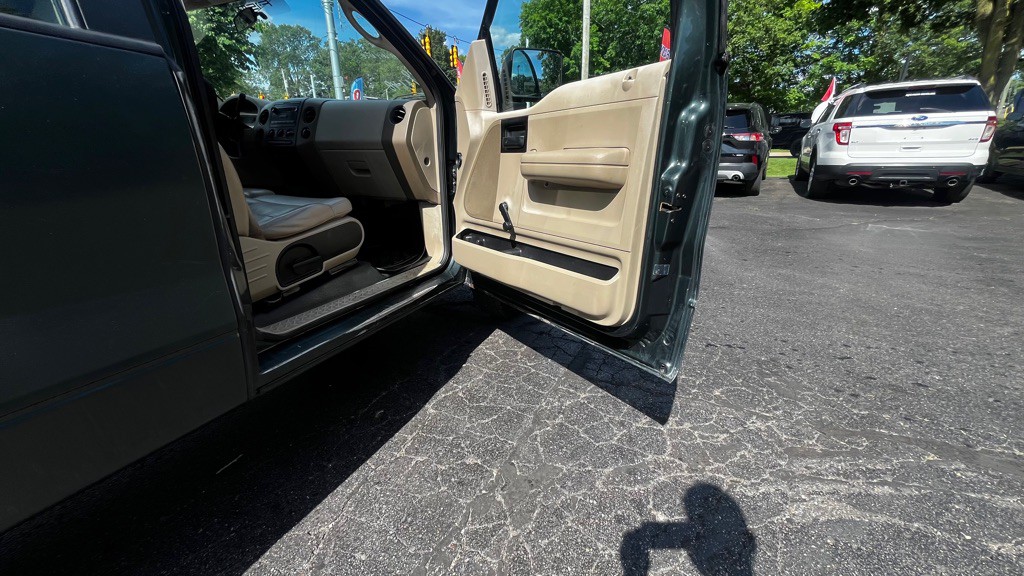 2005 Ford F-150 Image 25