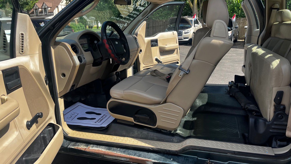 2005 Ford F-150 Image 30