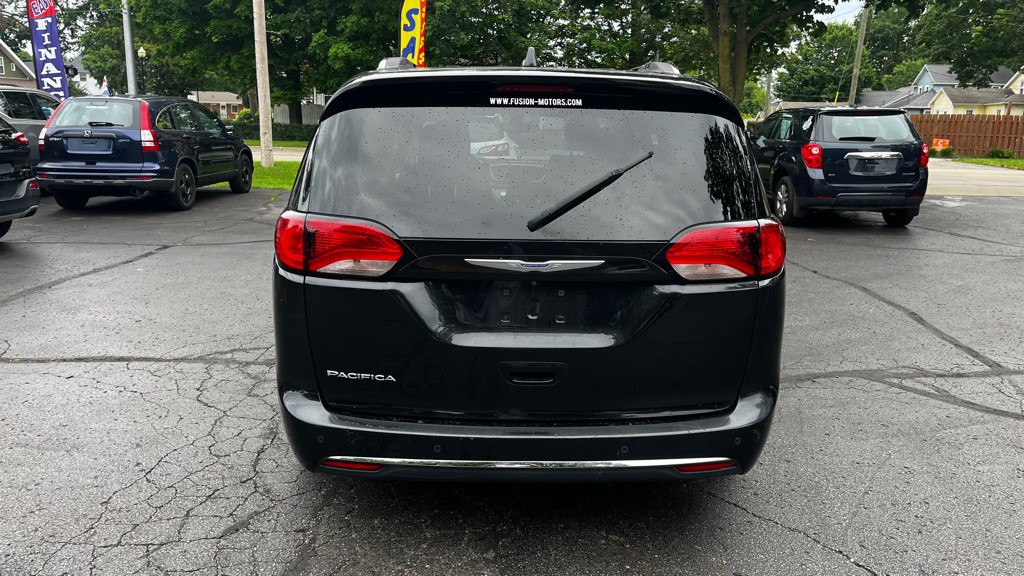2019 Chrysler Pacifica Image 6