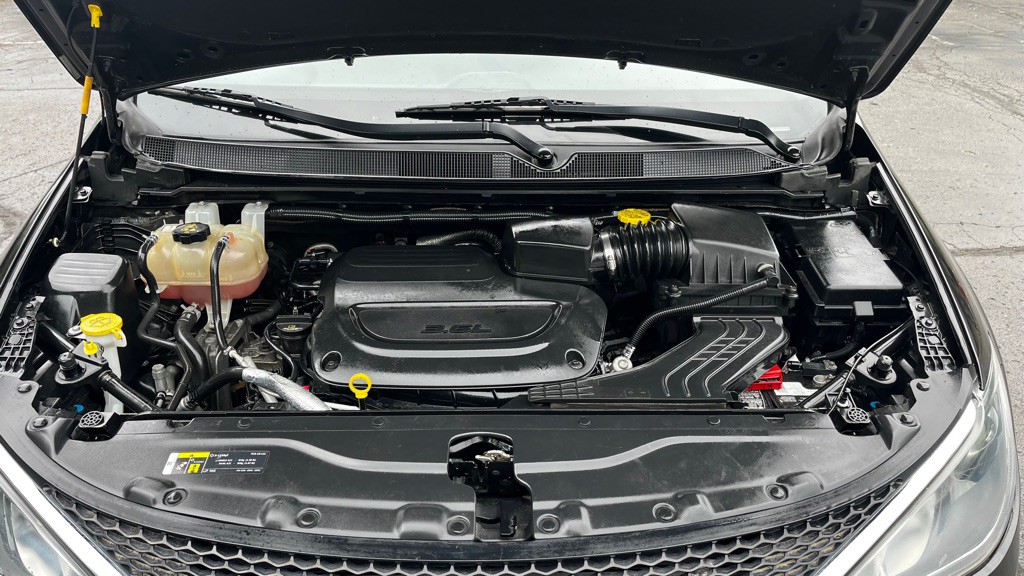 2019 Chrysler Pacifica Image 16