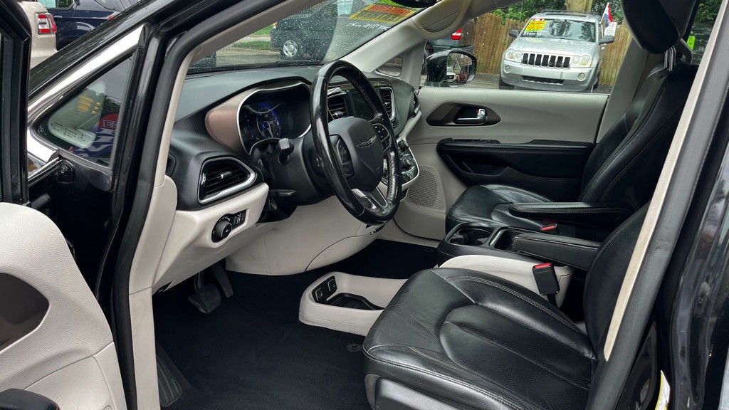2019 Chrysler Pacifica Image 29