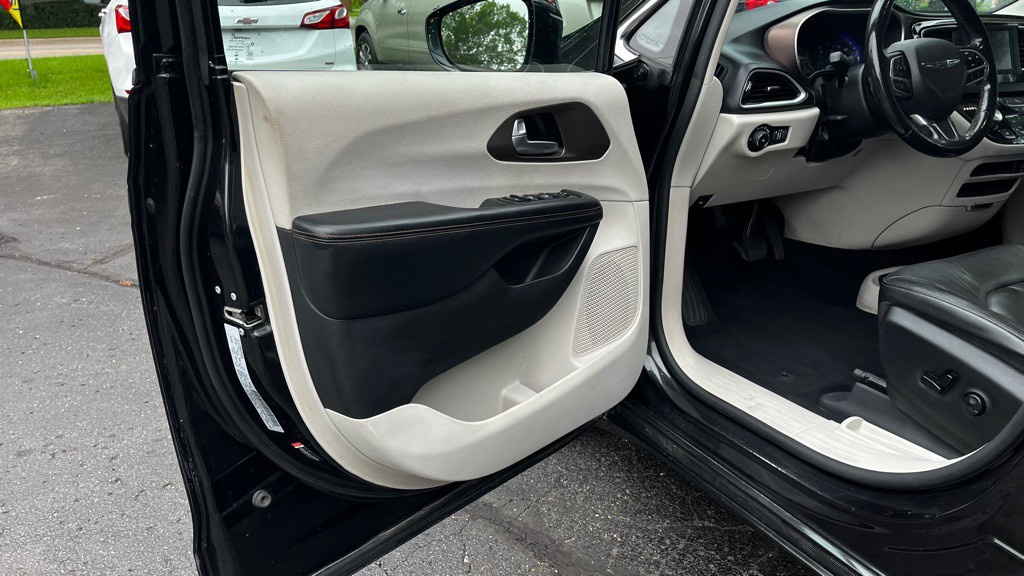 2019 Chrysler Pacifica Image 30