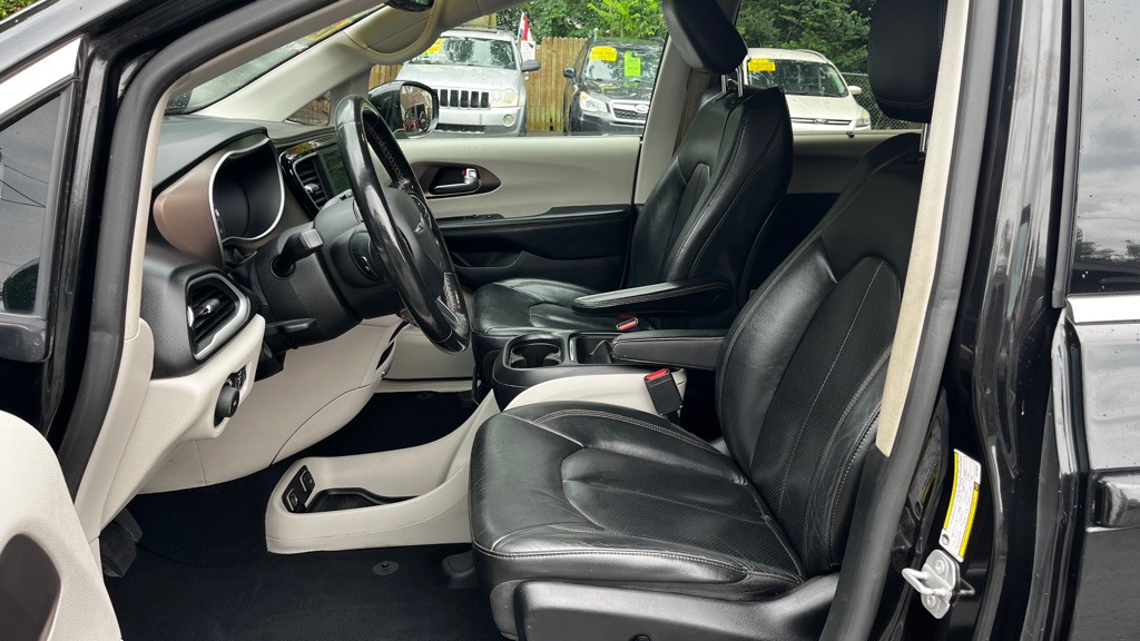 2019 Chrysler Pacifica Image 33