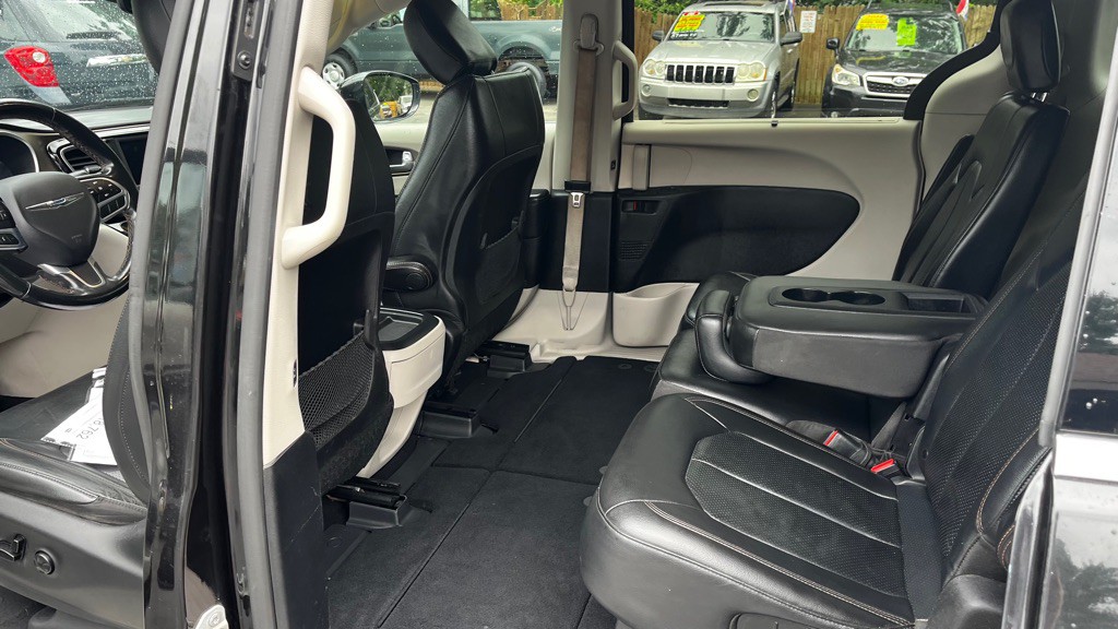 2019 Chrysler Pacifica Image 37