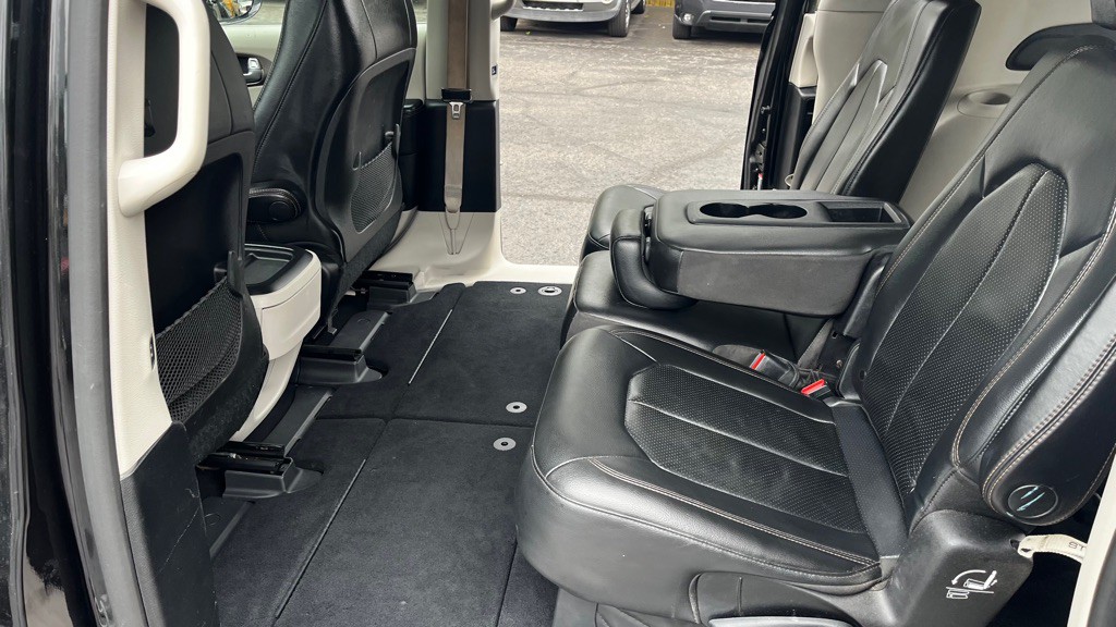 2019 Chrysler Pacifica Image 46