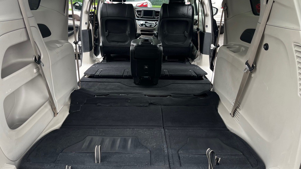 2019 Chrysler Pacifica Image 50