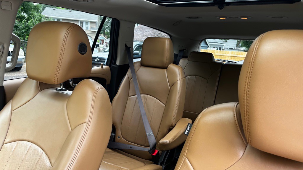 2017 Buick Enclave Image 28