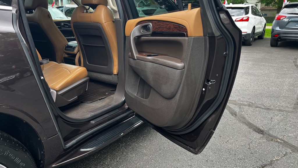 2017 Buick Enclave Image 55
