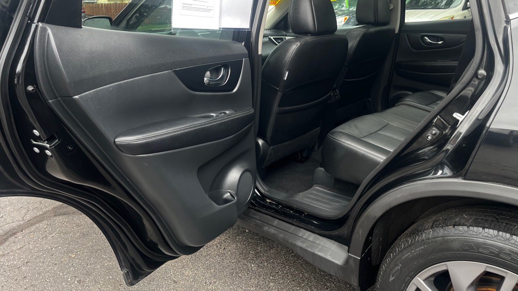 2016 Nissan Rogue Image 34