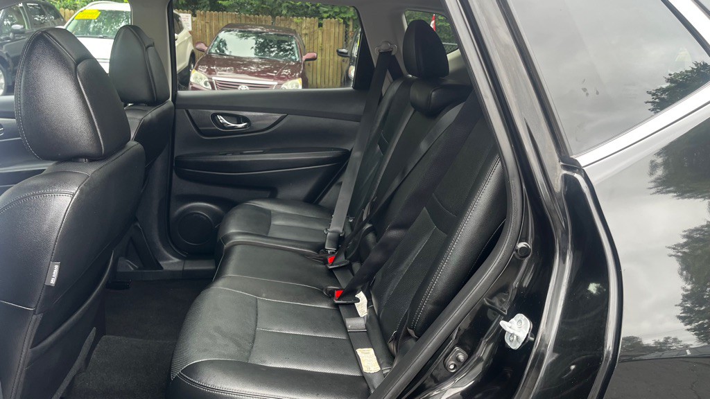 2016 Nissan Rogue Image 36