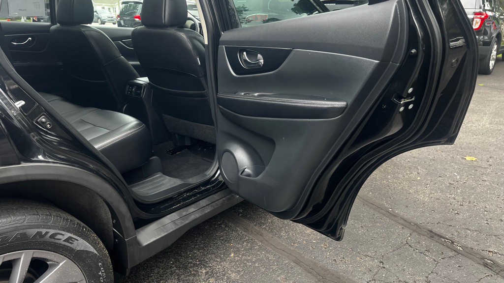 2016 Nissan Rogue Image 42