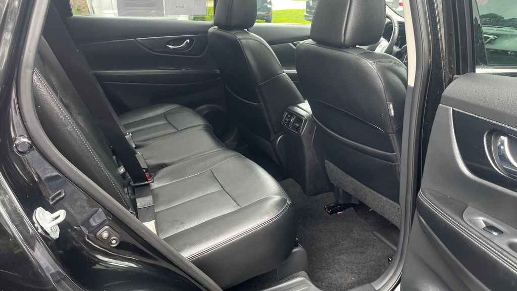2016 Nissan Rogue Image 43