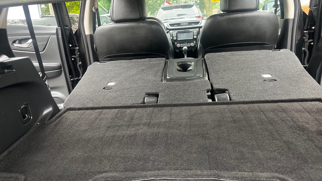 2016 Nissan Rogue Image 48