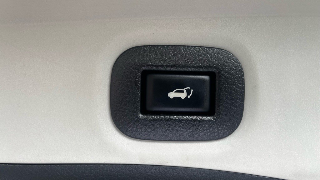 2016 Nissan Rogue Image 50