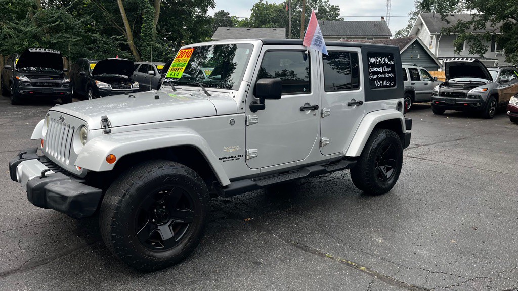 2010 Jeep Wrangler Unlimited Image 2