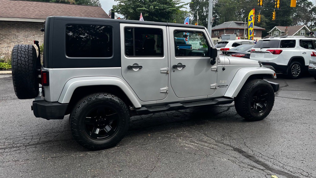 2010 Jeep Wrangler Unlimited Image 10