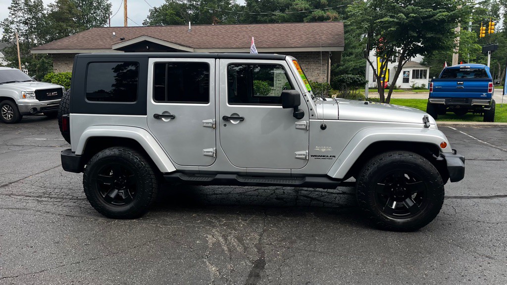 2010 Jeep Wrangler Unlimited Image 11