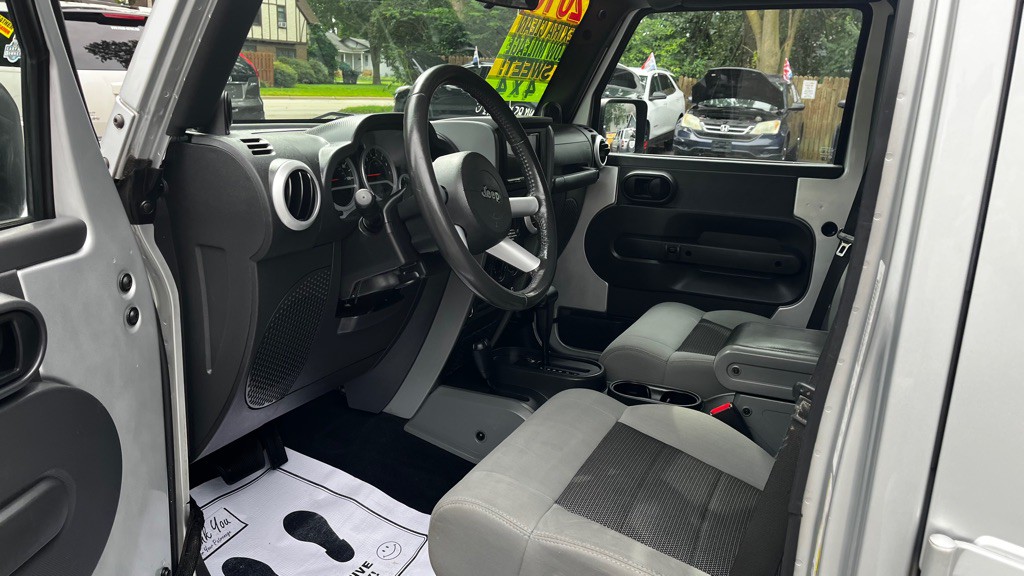 2010 Jeep Wrangler Unlimited Image 26