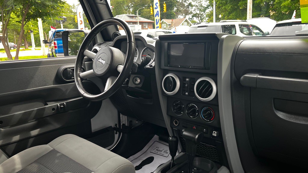 2010 Jeep Wrangler Unlimited Image 33