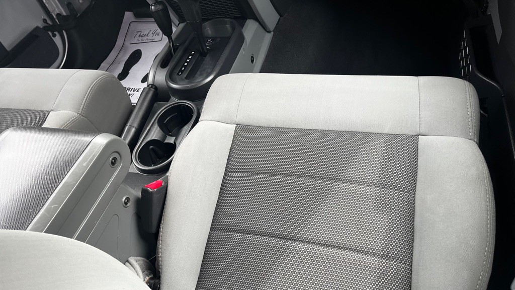 2010 Jeep Wrangler Unlimited Image 34