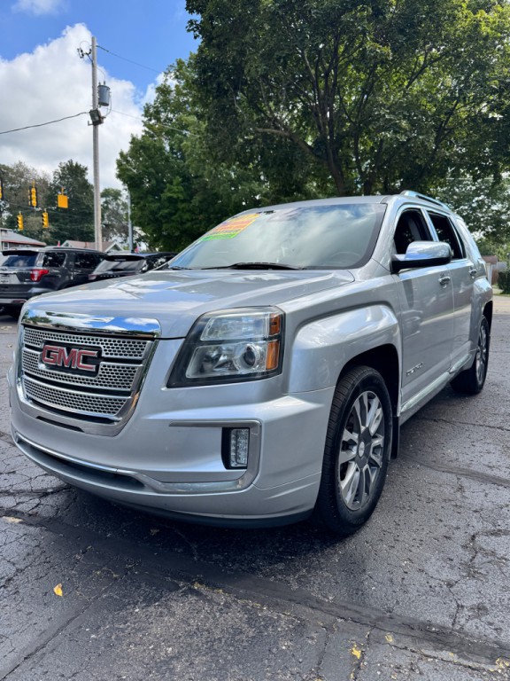 2017 GMC Terrain Image 1