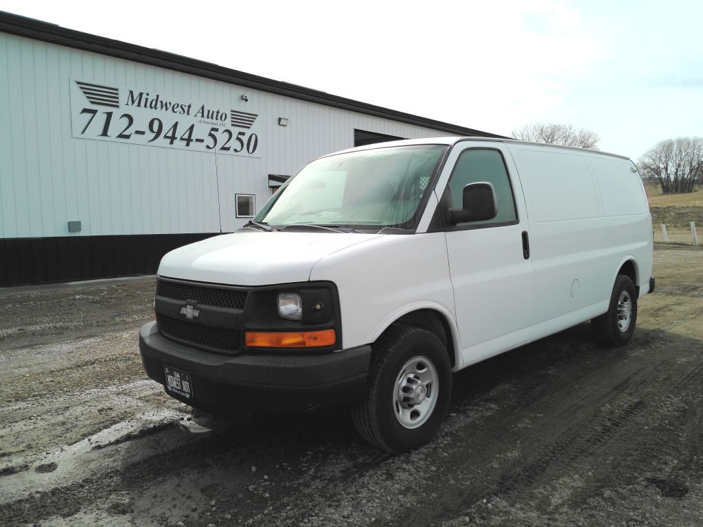 2015 Chevrolet Express Image 1