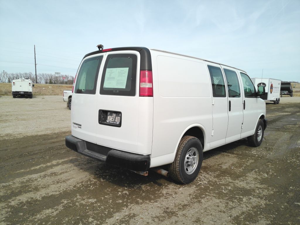 2015 Chevrolet Express Image 5