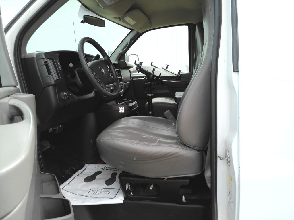 2015 Chevrolet Express Image 10