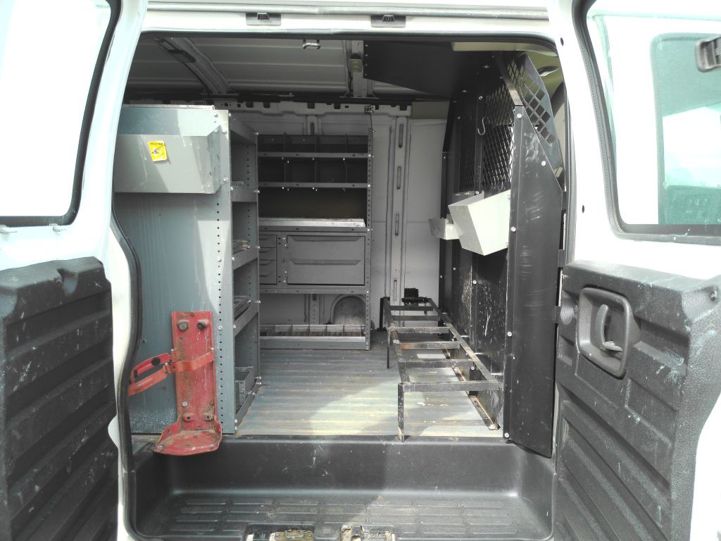 2015 Chevrolet Express Image 14