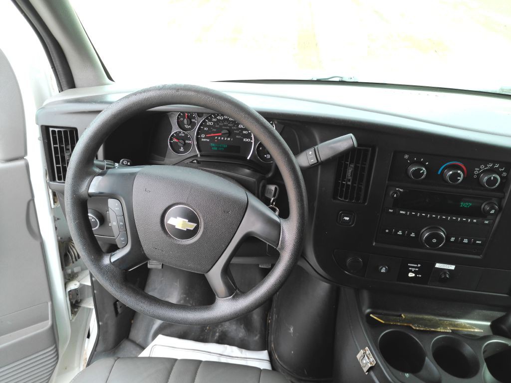 2015 Chevrolet Express Image 15