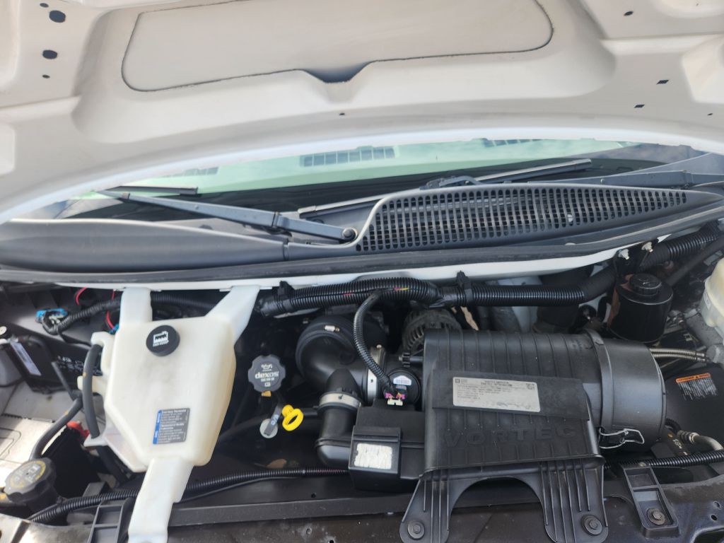 2015 Chevrolet Express Image 17