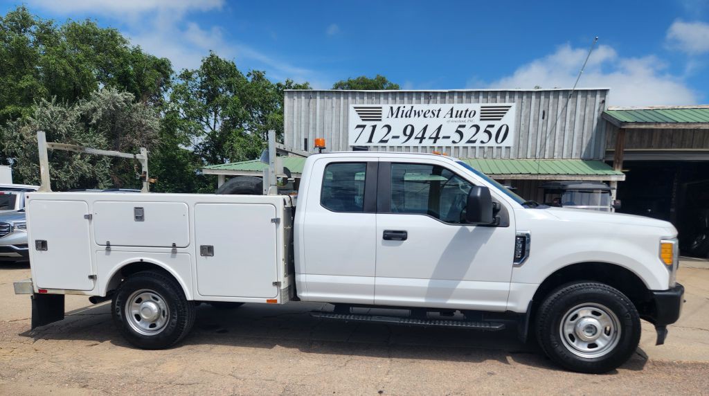 2017 Ford F-350 Image 2