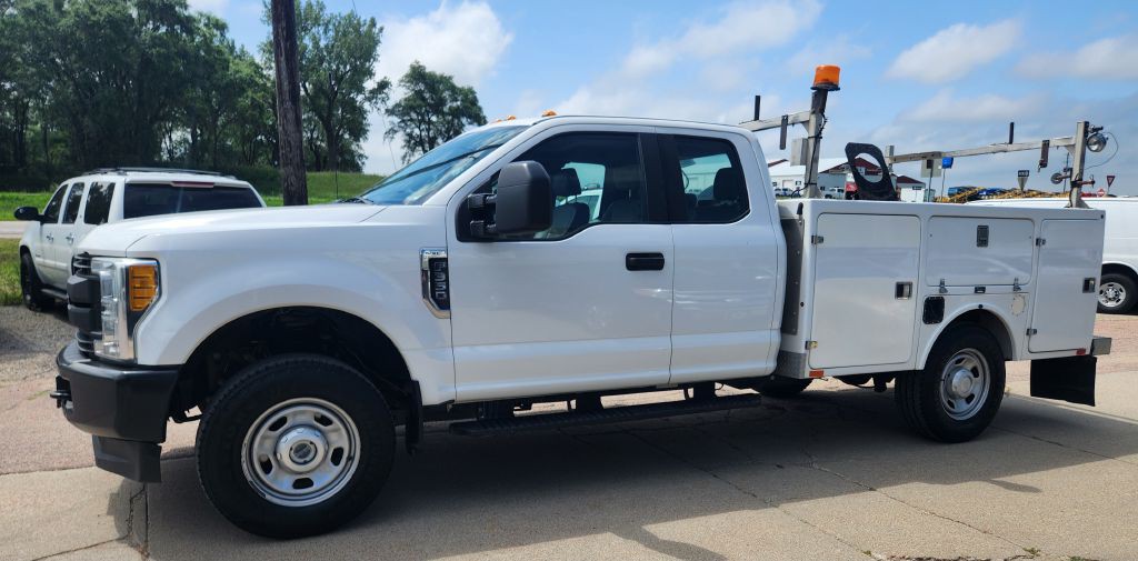 2017 Ford F-350 Image 6