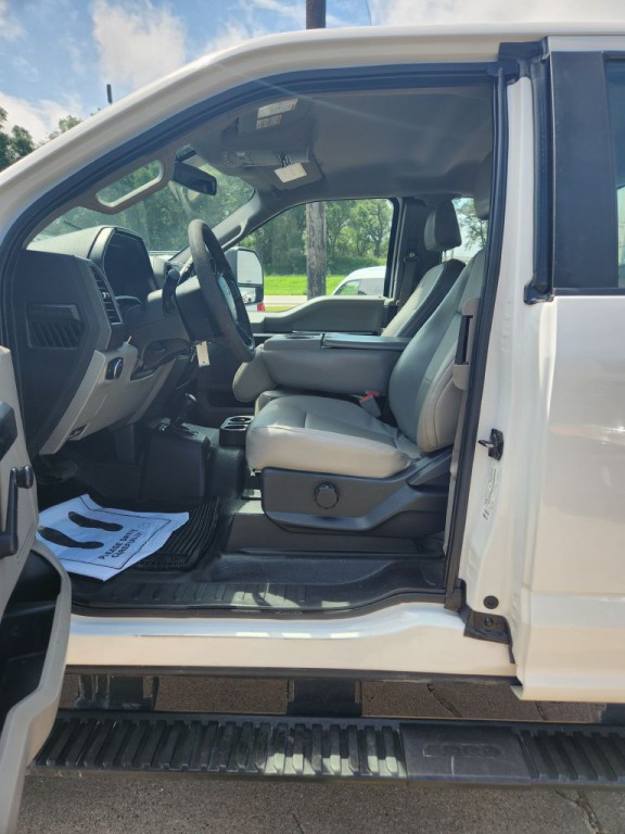 2017 Ford F-350 Image 10