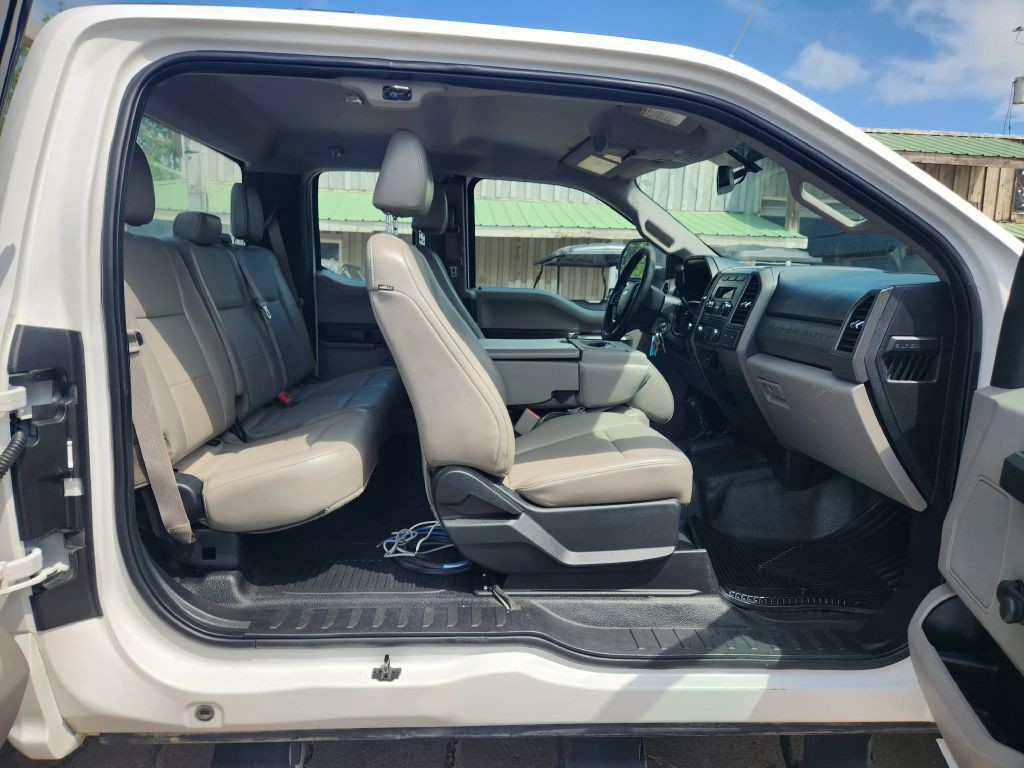 2017 Ford F-350 Image 16