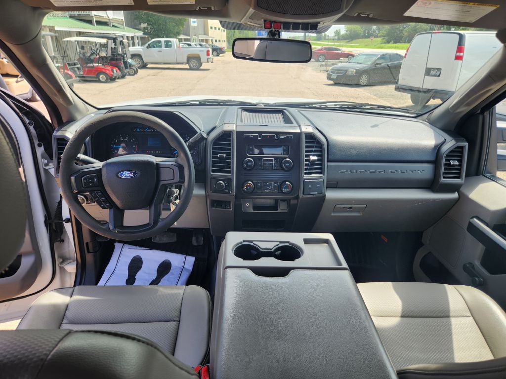 2017 Ford F-350 Image 19