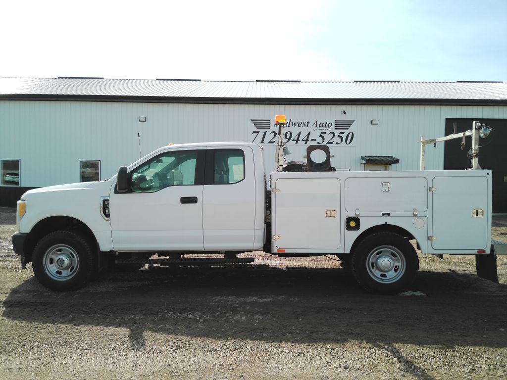 2017 Ford F-350 Image 2